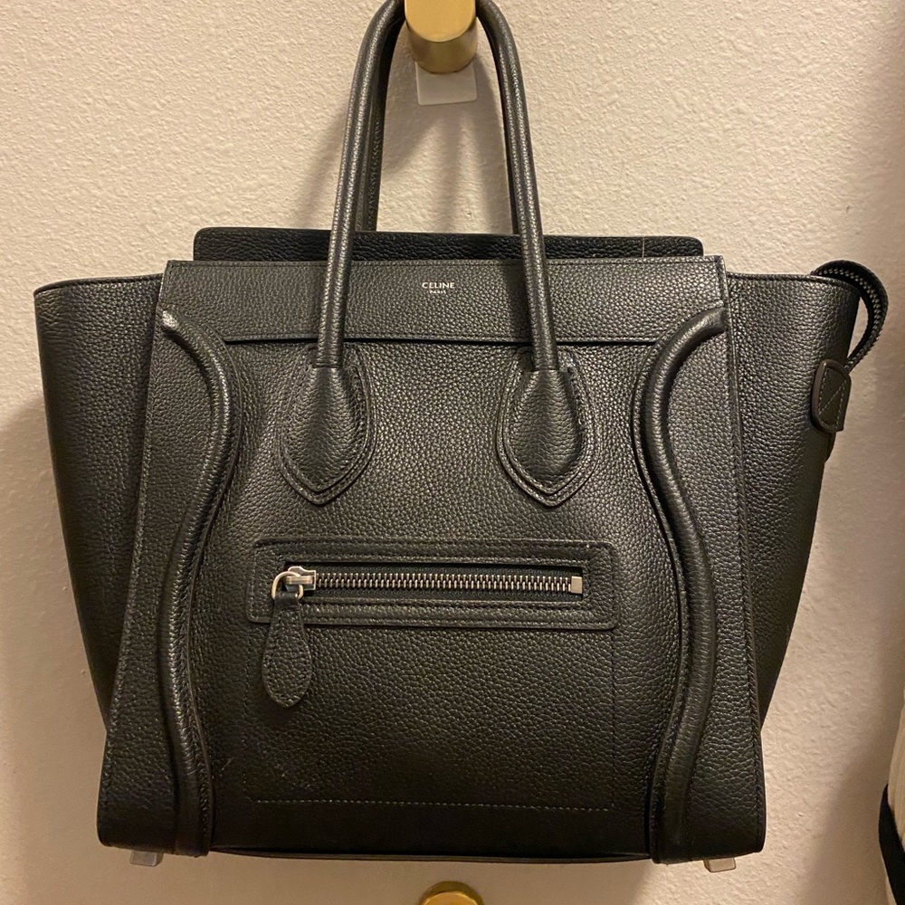 Celine - MICRO LUGGAGE HANDBAG IN DRUMMED CALFSKIN
BLACK